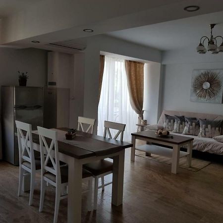Apartament 2 Camere Ultracentral Râmnicu Vâlcea Dış mekan fotoğraf
