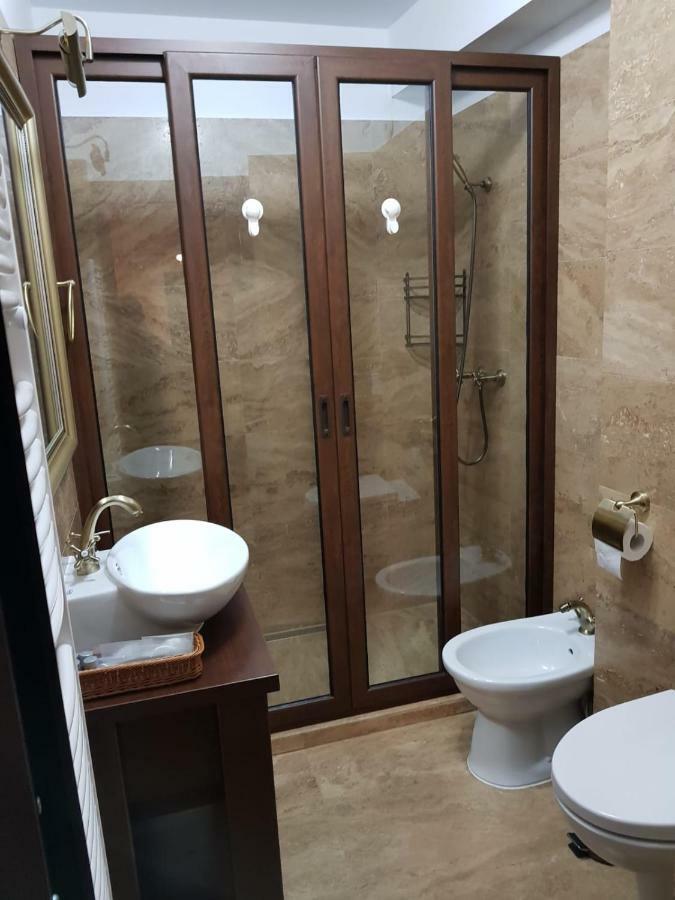 Apartament 2 Camere Ultracentral Râmnicu Vâlcea Dış mekan fotoğraf