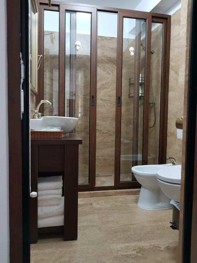 Apartament 2 Camere Ultracentral Râmnicu Vâlcea Dış mekan fotoğraf