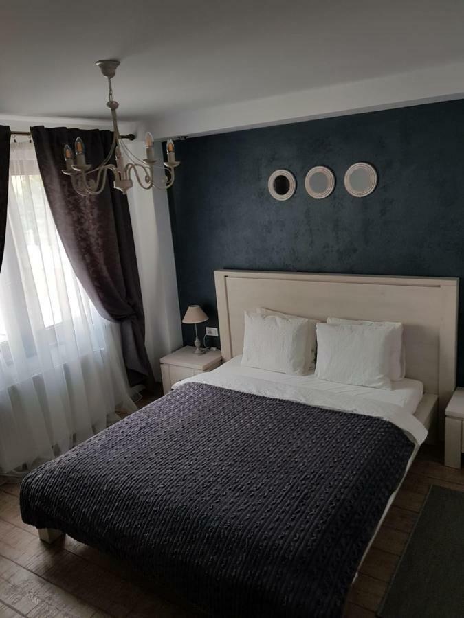 Apartament 2 Camere Ultracentral Râmnicu Vâlcea Dış mekan fotoğraf