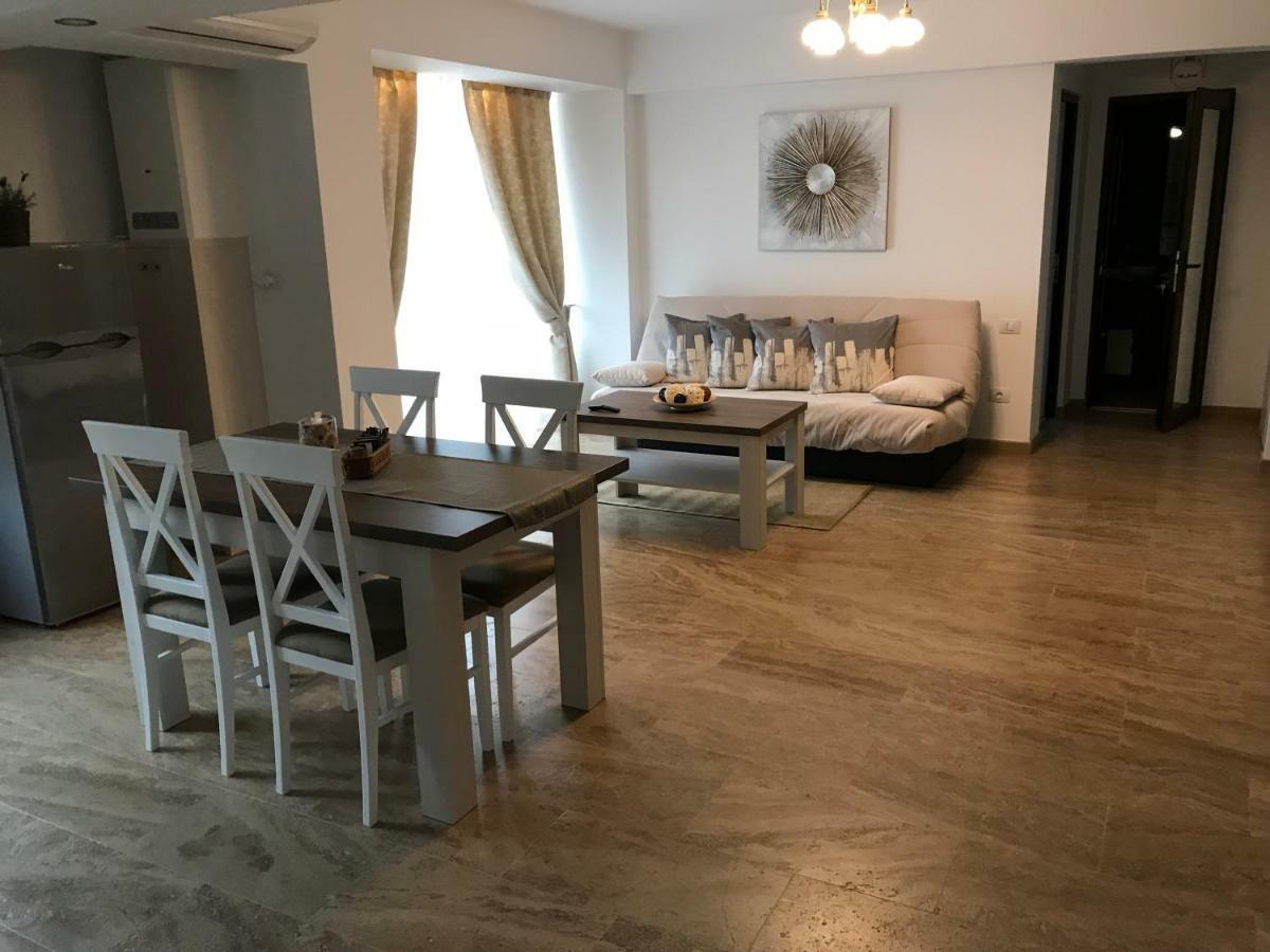 Apartament 2 Camere Ultracentral Râmnicu Vâlcea Dış mekan fotoğraf
